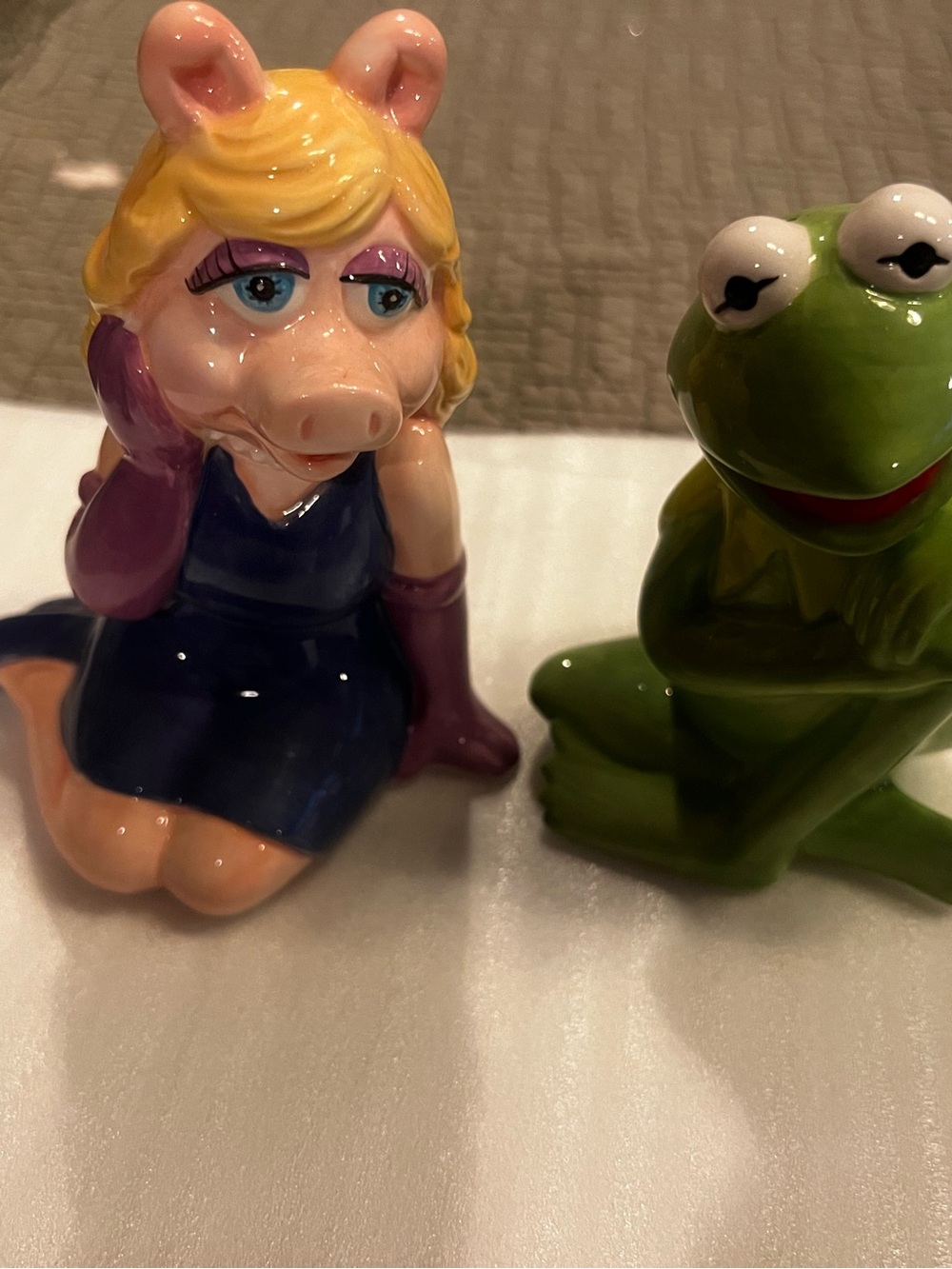 Miss Piggy and Kermit Ceramic Salt & Pepper Shaker Vintage